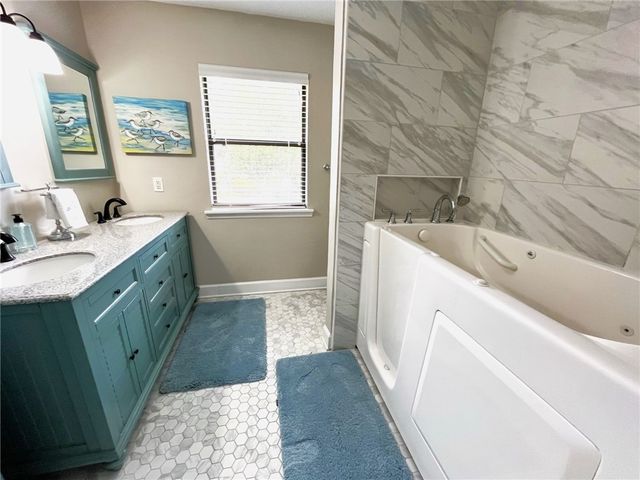 240 Peachtree Street, St Simons Island, GA 31522