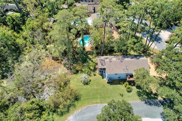 240 Peachtree Street, St Simons Island, GA 31522