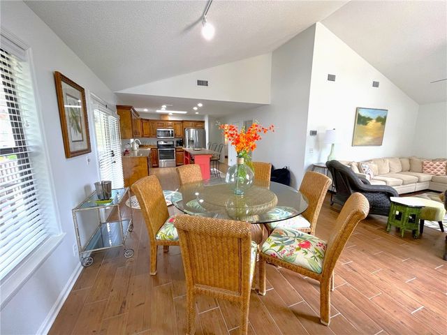 240 Peachtree Street, St Simons Island, GA 31522