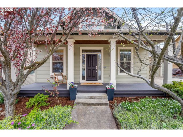 913 FALCON Ct, Hood River, OR 97031