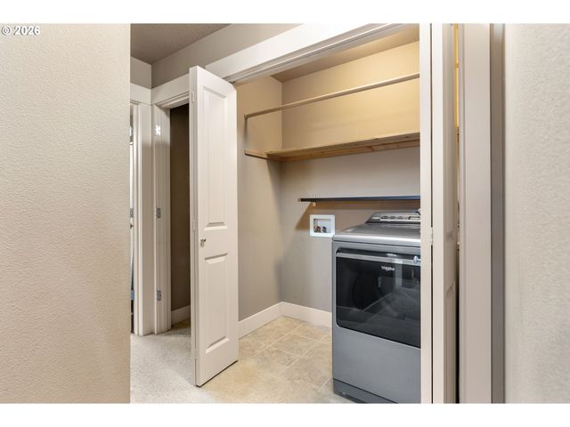 913 FALCON Ct, Hood River, OR 97031