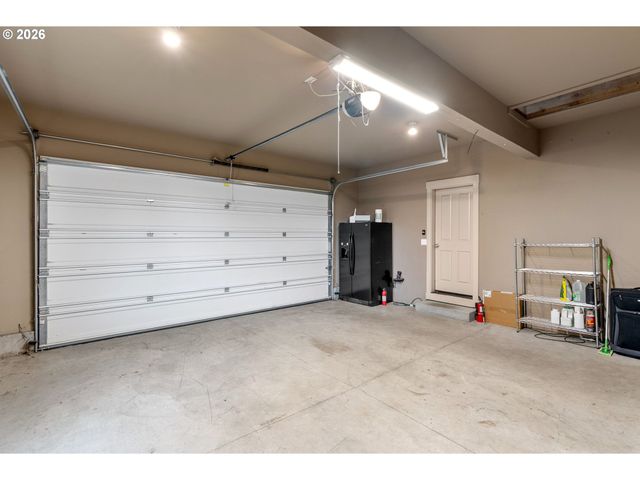 913 FALCON Ct, Hood River, OR 97031