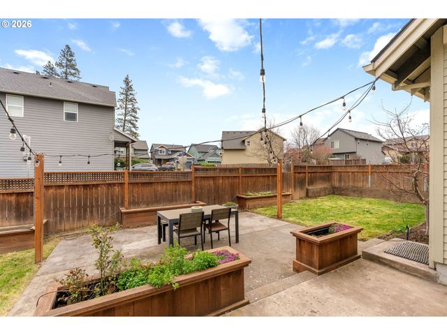 913 FALCON Ct, Hood River, OR 97031