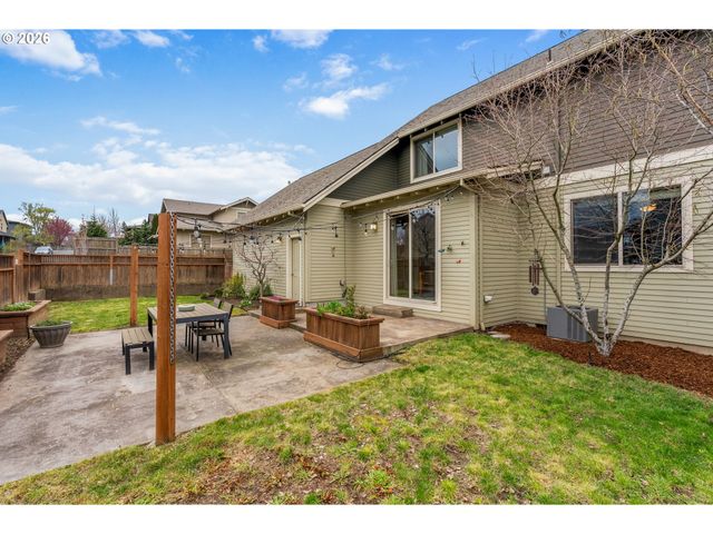 913 FALCON Ct, Hood River, OR 97031