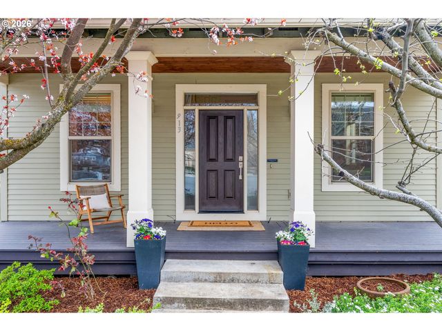 913 FALCON Ct, Hood River, OR 97031