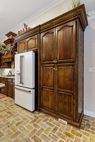 28 W Lake Rd., Hattiesburg, MS 39402