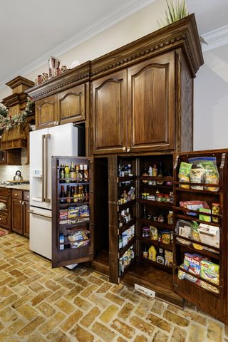 28 W Lake Rd., Hattiesburg, MS 39402