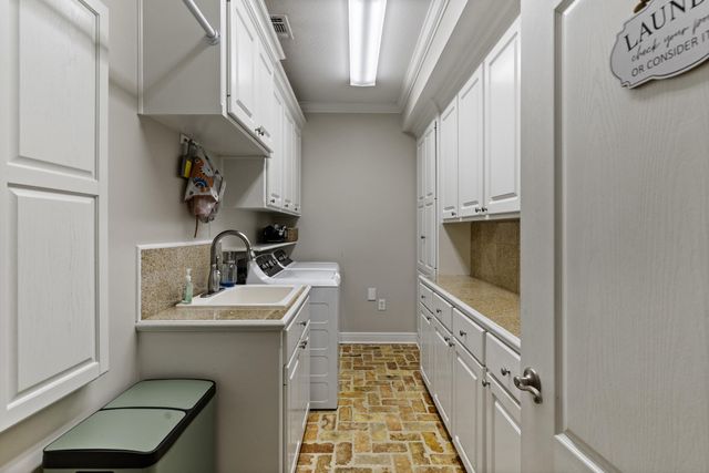 28 W Lake Rd., Hattiesburg, MS 39402