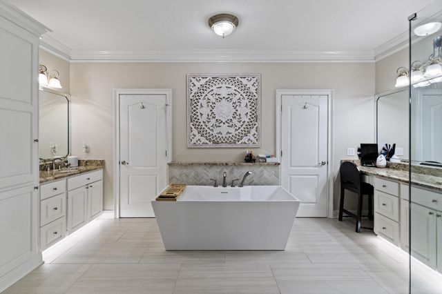 28 W Lake Rd., Hattiesburg, MS 39402