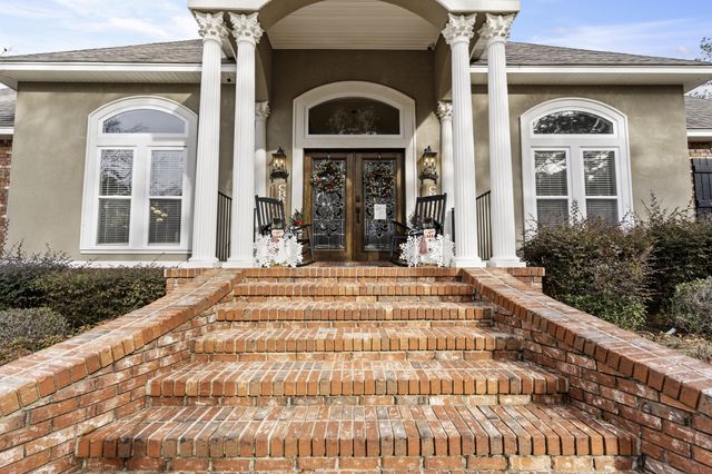 28 W Lake Rd., Hattiesburg, MS 39402