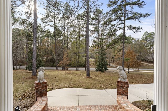 28 W Lake Rd., Hattiesburg, MS 39402