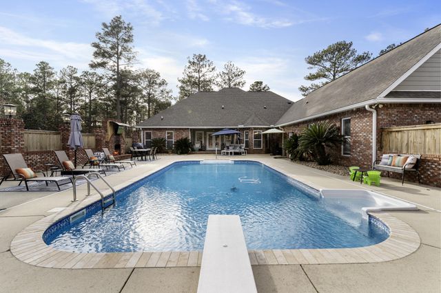 28 W Lake Rd., Hattiesburg, MS 39402