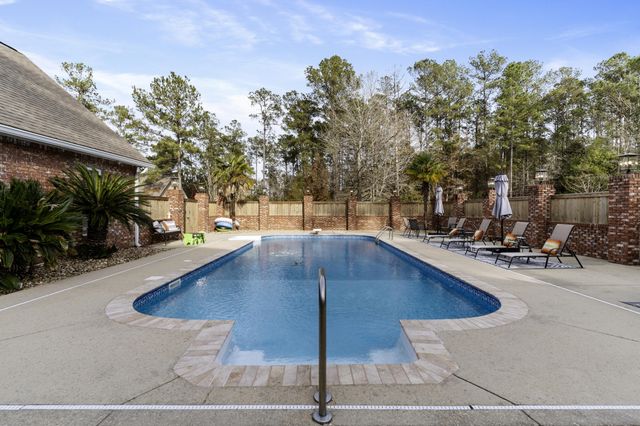 28 W Lake Rd., Hattiesburg, MS 39402