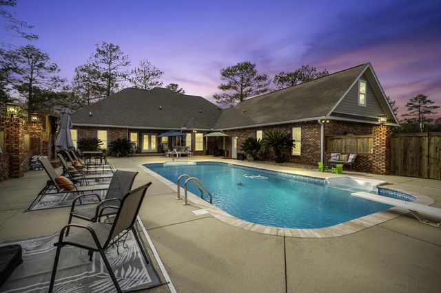 28 W Lake Rd., Hattiesburg, MS 39402