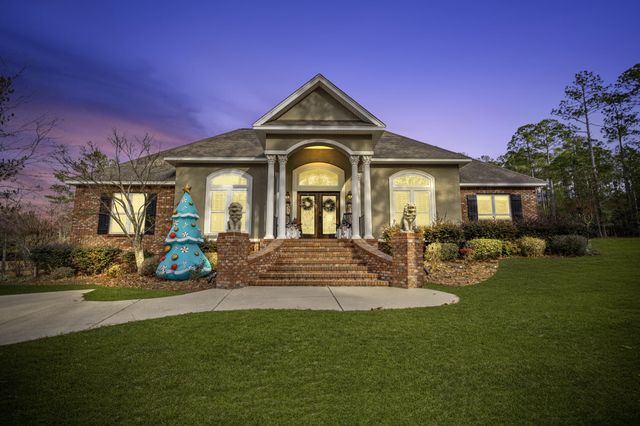 28 W Lake Rd., Hattiesburg, MS 39402