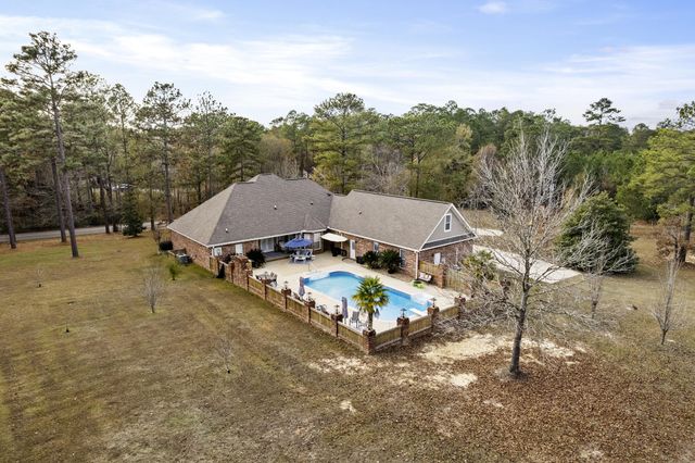 28 W Lake Rd., Hattiesburg, MS 39402