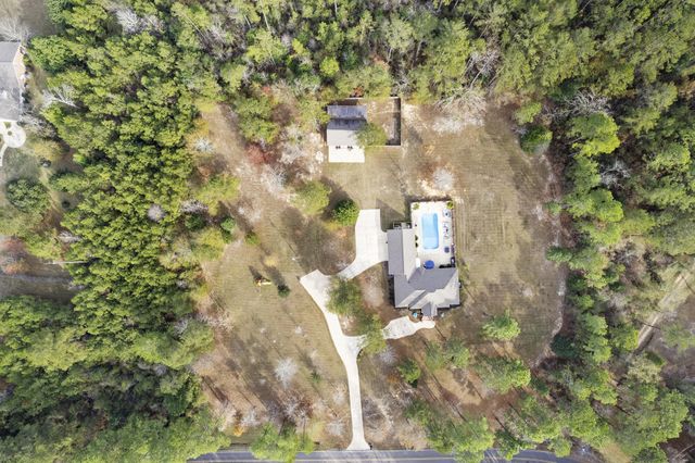 28 W Lake Rd., Hattiesburg, MS 39402