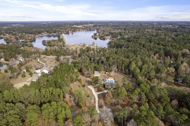 28 W Lake Rd., Hattiesburg, MS 39402