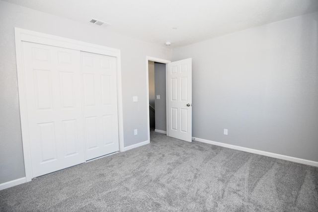 570 Jason Dr, Turlock, CA 95380