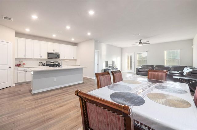 2815 Haystack Lane, Round Rock, TX 78665