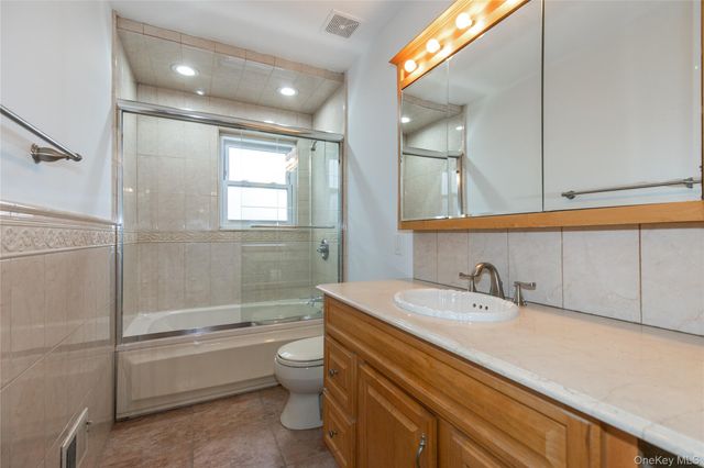 676 Front Street F, Hempstead, NY 11550