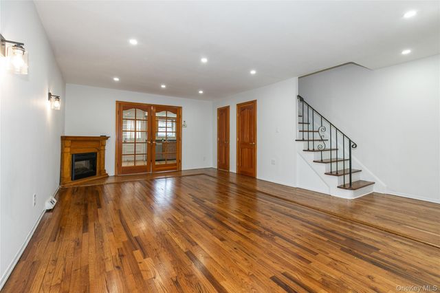 676 Front Street F, Hempstead, NY 11550