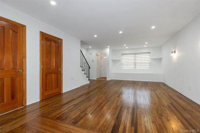 676 Front Street F, Hempstead, NY 11550