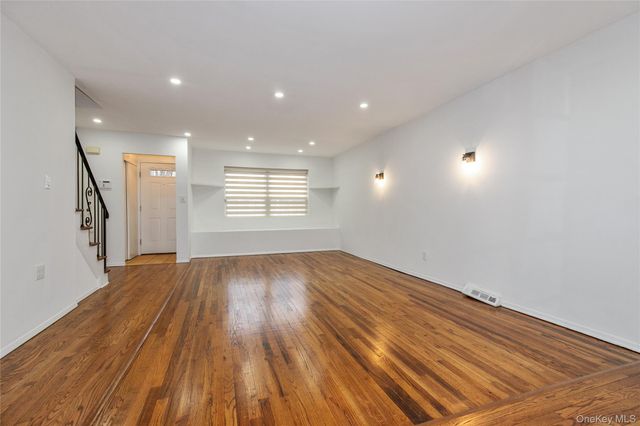 676 Front Street F, Hempstead, NY 11550