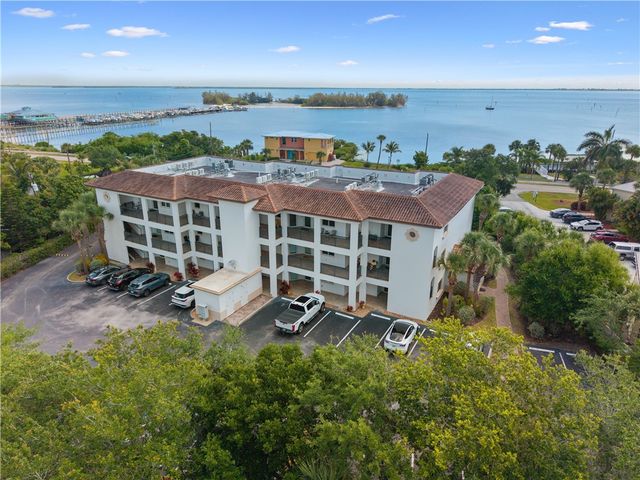 1623 Indian River Drive 103, Sebastian, FL 32958