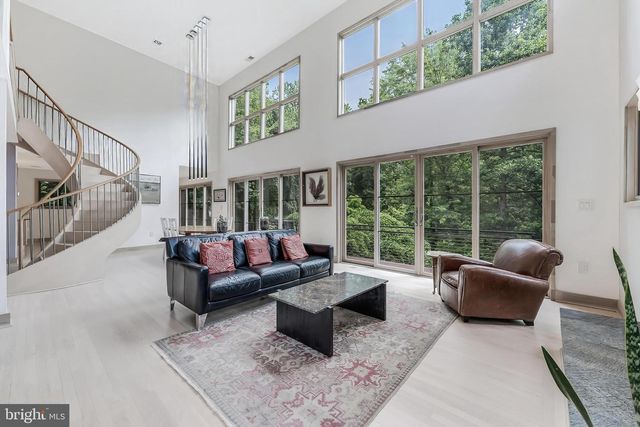 1723 MELBOURNE DR, Mclean, VA 22101