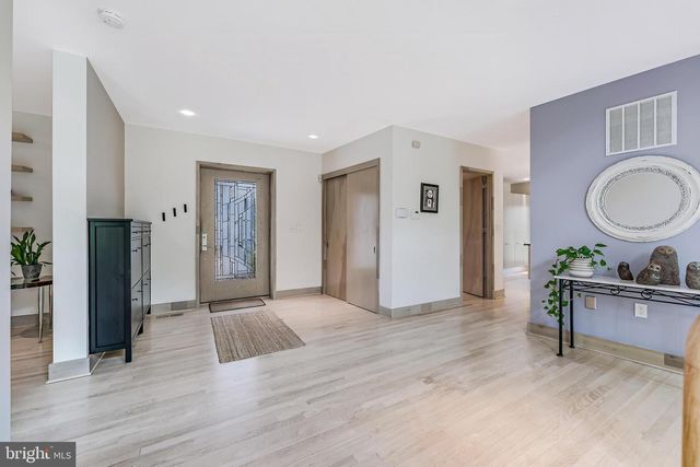 1723 MELBOURNE DR, Mclean, VA 22101