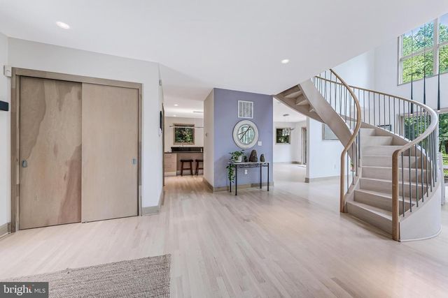 1723 MELBOURNE DR, Mclean, VA 22101