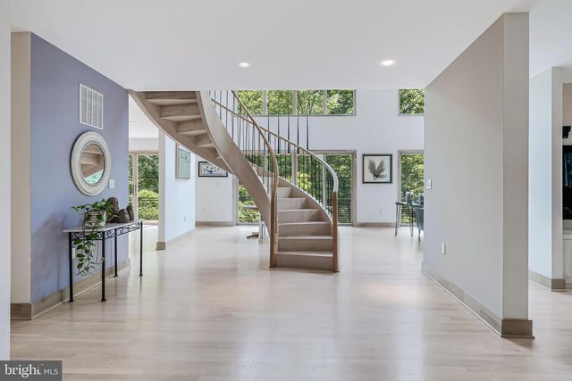 1723 MELBOURNE DR, Mclean, VA 22101
