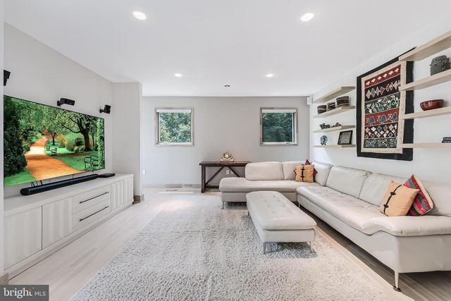 1723 MELBOURNE DR, Mclean, VA 22101