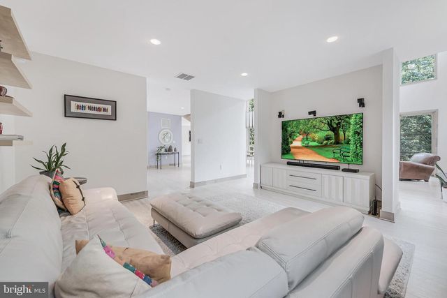 1723 MELBOURNE DR, Mclean, VA 22101