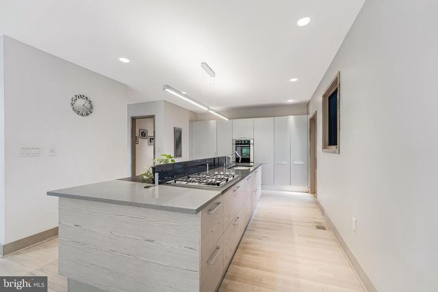 1723 MELBOURNE DR, Mclean, VA 22101