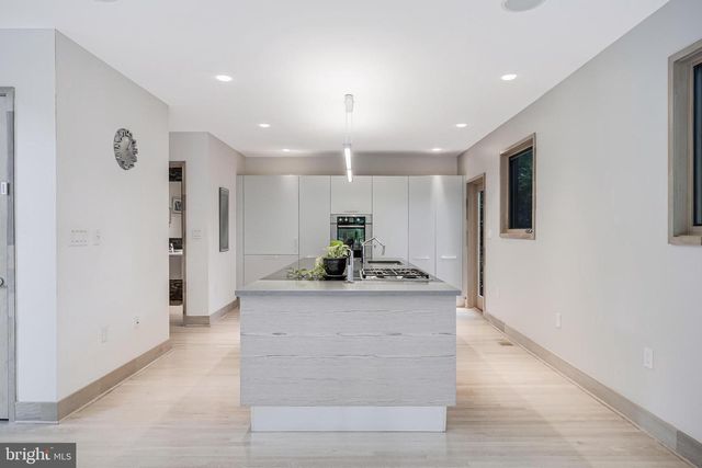 1723 MELBOURNE DR, Mclean, VA 22101
