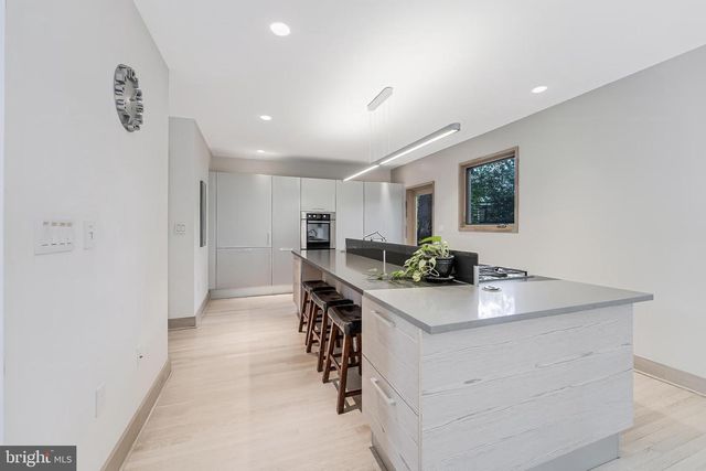 1723 MELBOURNE DR, Mclean, VA 22101