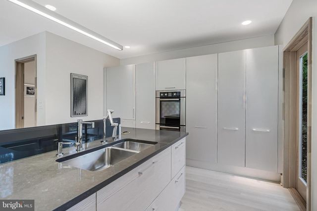1723 MELBOURNE DR, Mclean, VA 22101