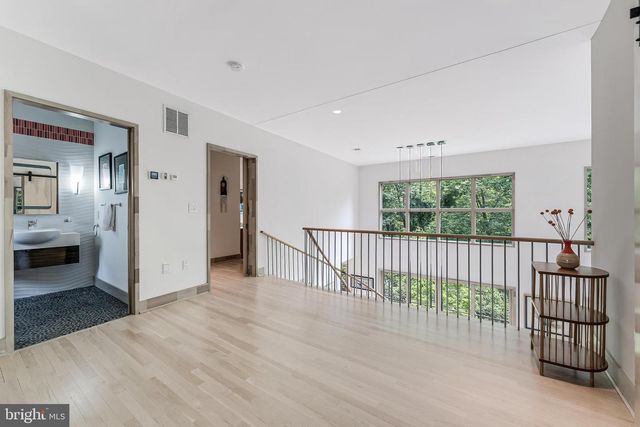 1723 MELBOURNE DR, Mclean, VA 22101