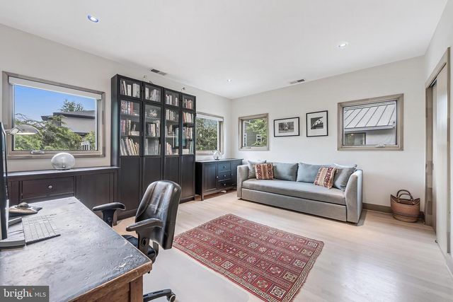1723 MELBOURNE DR, Mclean, VA 22101