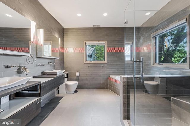 1723 MELBOURNE DR, Mclean, VA 22101