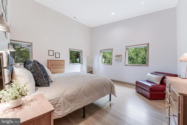 1723 MELBOURNE DR, Mclean, VA 22101