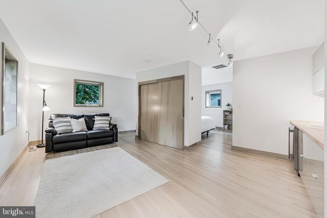 1723 MELBOURNE DR, Mclean, VA 22101