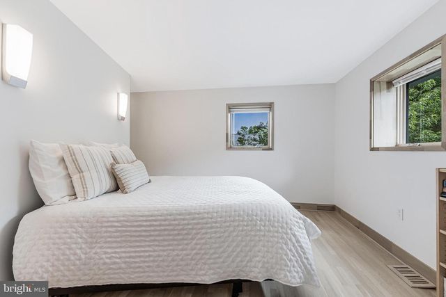 1723 MELBOURNE DR, Mclean, VA 22101