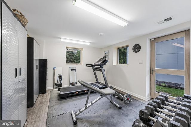 1723 MELBOURNE DR, Mclean, VA 22101