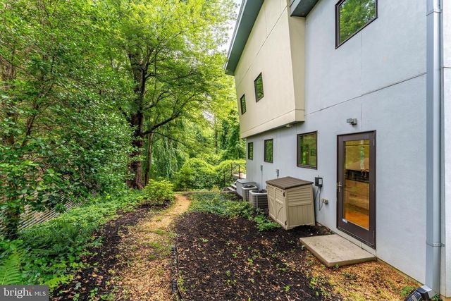 1723 MELBOURNE DR, Mclean, VA 22101