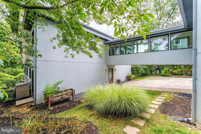 1723 MELBOURNE DR, Mclean, VA 22101