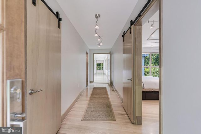 1723 MELBOURNE DR, Mclean, VA 22101
