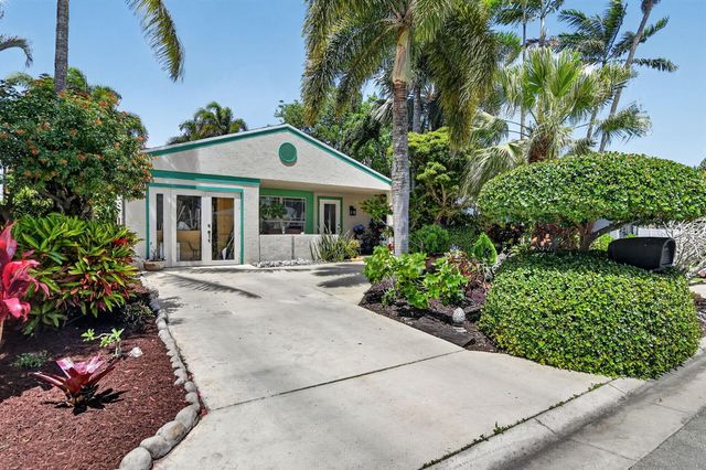 8353 Huntsman Place, Boca Raton, FL 33433